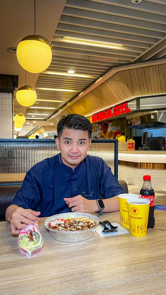 Instagram post by @sharediskon for Food In Hands. Caption reads: Dua menu baru di The Halal Guys Grand Indonesia....