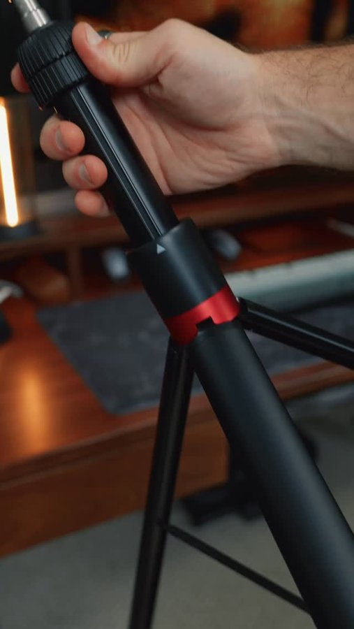 Instagram post by @jon.lava for Ulanzi. Caption reads: The @ulanzi.global AT-05 Foldable Light [...].