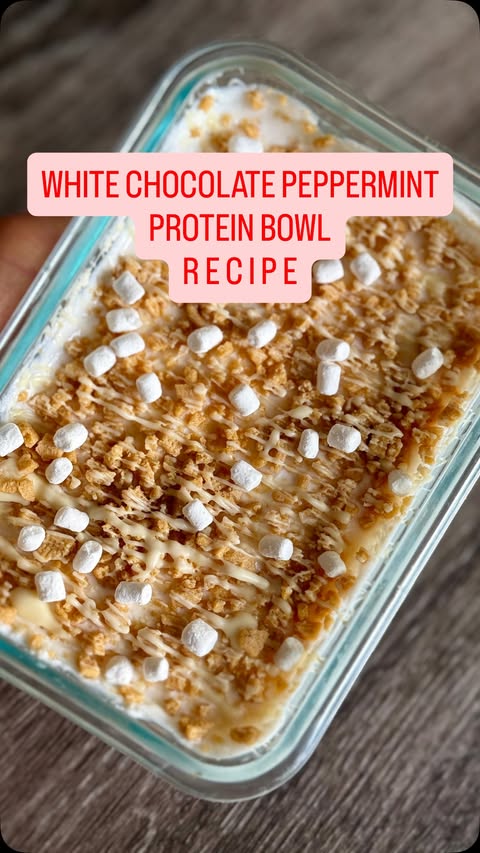 Instagram post by @sugie_addict for Clean Simple Eats. Caption reads: White Chocolate Peppermint PROTEIN BOWL....