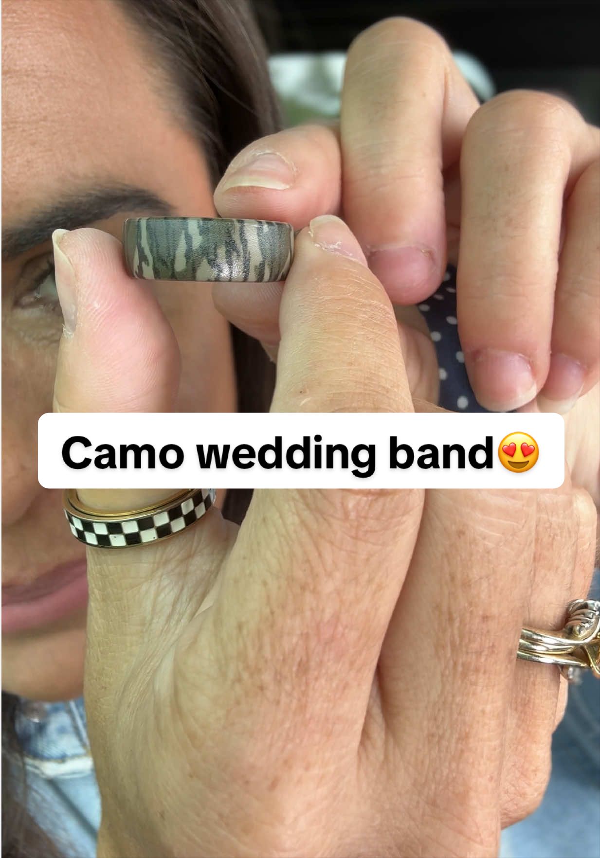 TikTok post by @dedragillisholt for Groove Life. Caption reads: [...] #bottomland #weddingband #groovering @Groove....