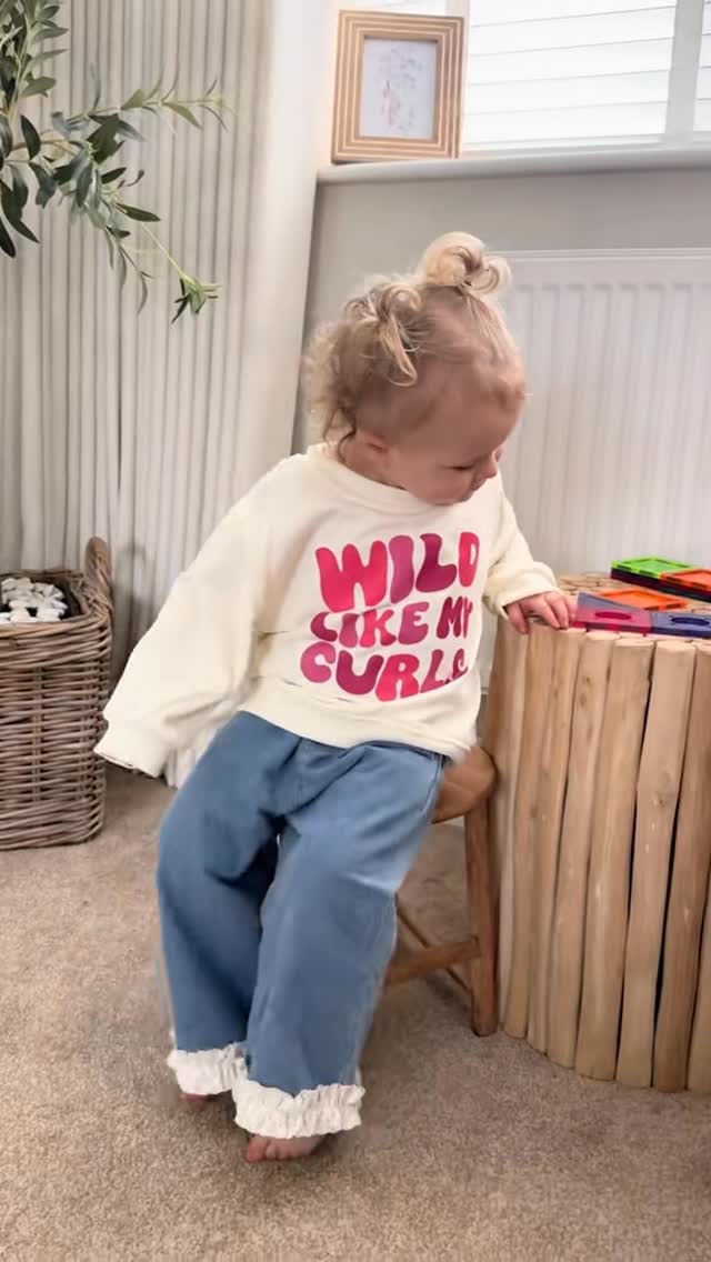 Instagram post by @dinalouann for MiniOlie. Caption reads: SHOP @minioliestore 😍😍 CODE -LOXI20 for discount....