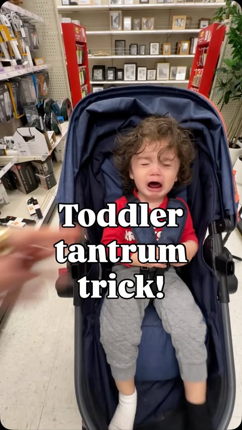 Instagram post by @virginiahlane for Enfamil. Caption reads: [...] in her diaper bag 🍼
I always keep @enfamil....