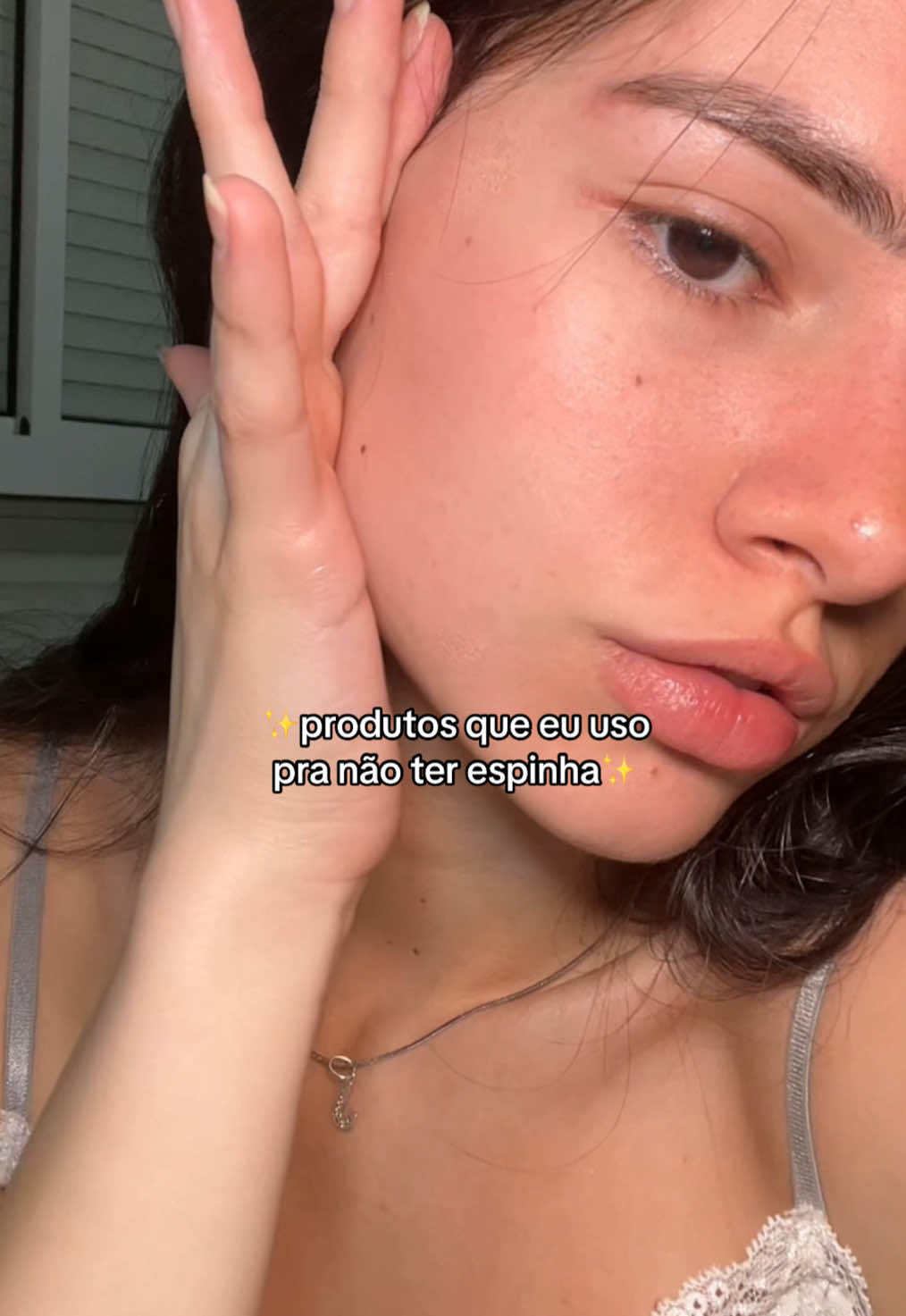 TikTok post by @juliagasperoni for Creamy Skincare. Caption reads: essa rotina é infalível pra mim | cupom....