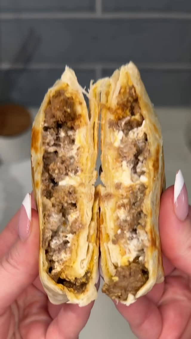 Instagram post by @ashleymarkleeats for Hungryroot. Caption reads: The queen of the pre-dinner snackie....