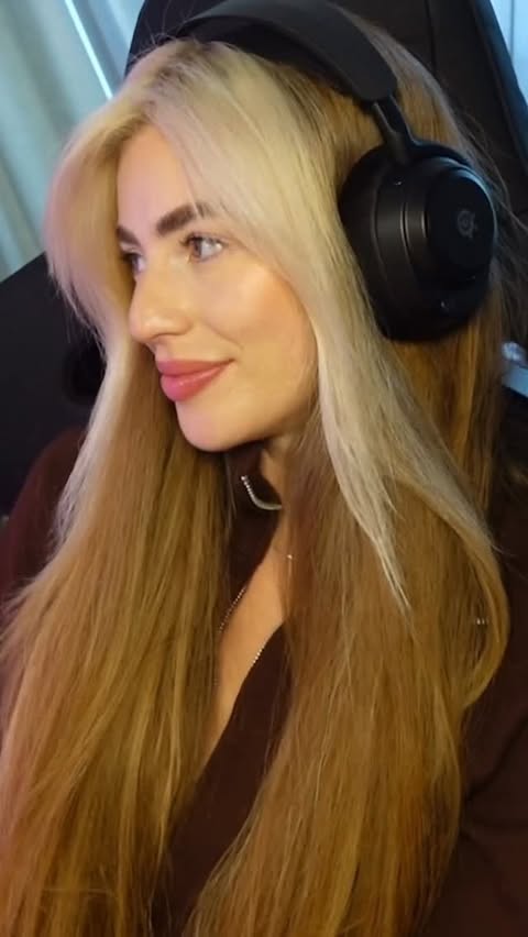 Instagram post by @jessyttv for SteelSeries. Caption reads: Steelseries’ have released their newest headset....