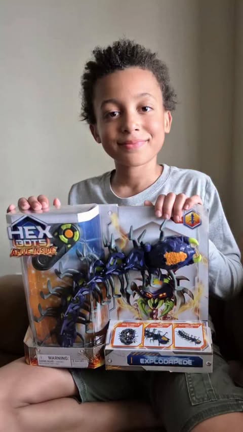 Instagram post by @mensavideo for Butterly. Caption reads: [...] Centipede by @spinmaster and @thisisbutterly....