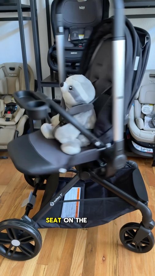 Instagram post by @thejamiegrayson for Safety 1st. Caption reads: 🚨🚨🚨 G I V E A W A Y 🚨🚨🚨
👀
It’s Sunday, and....