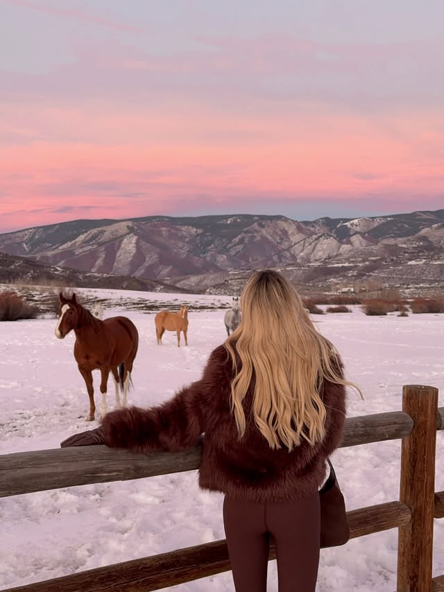 Instagram post by @jessnoons for FashionPass. Caption reads: [...] fresh snow!! ❄️🐴 
my outfit is from....