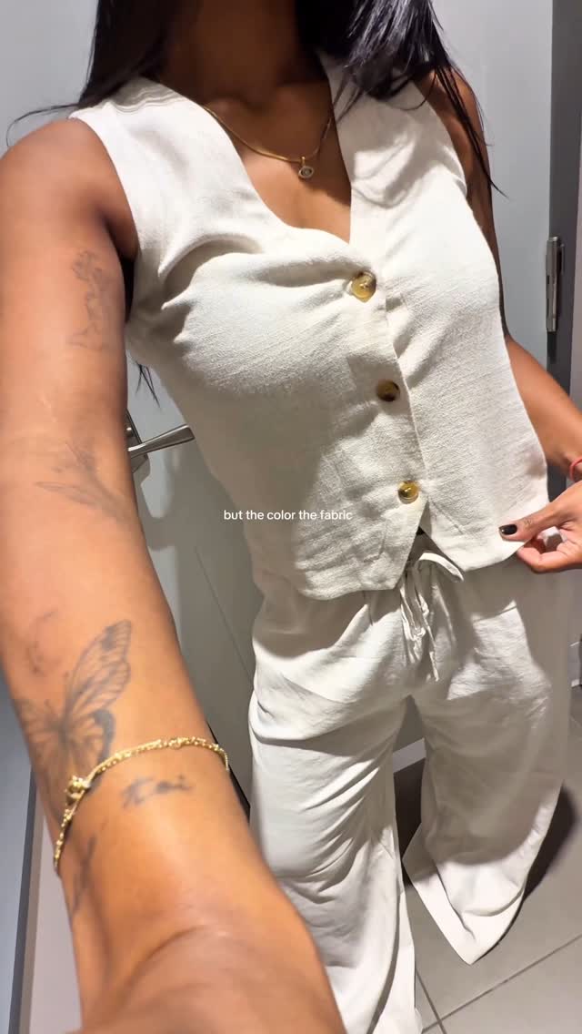 Instagram post by @bryntstagram for Reitmans. Caption reads: fun fact: if you take a shot everytime i say linen....