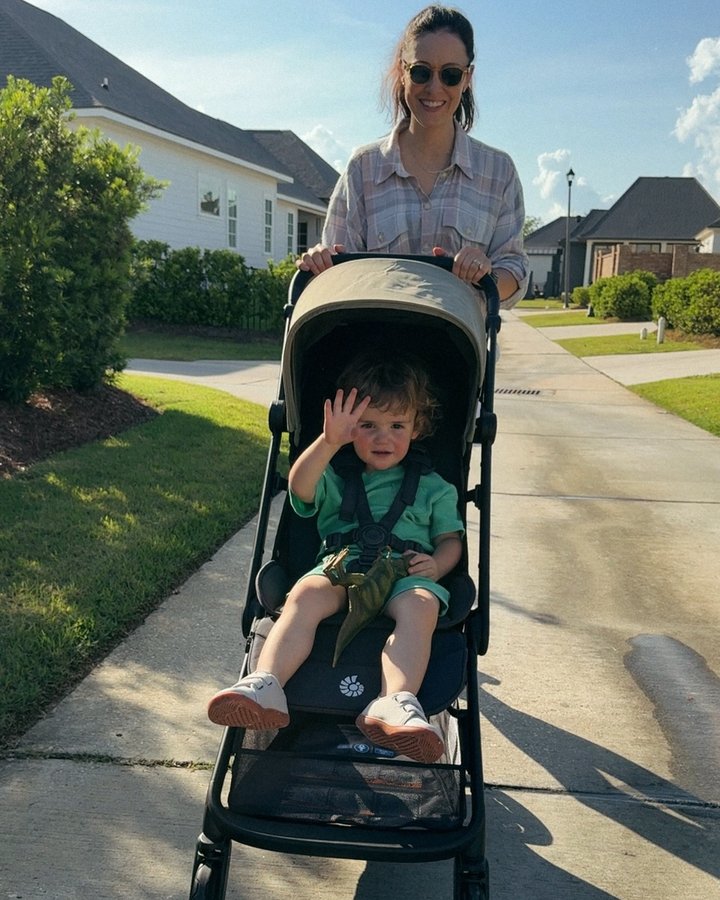 Instagram post by @thealexmorgan for Ergobaby. Caption reads: [...] we are living proof of that right now!....