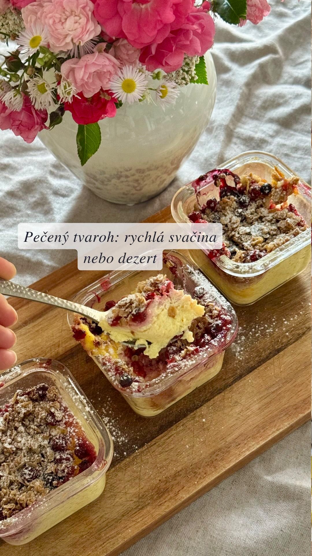 Instagram post by @tereza.havlinova for Mixit. Caption reads: Na 3 menší porce budete potřebovat:

Na tvarohovou....