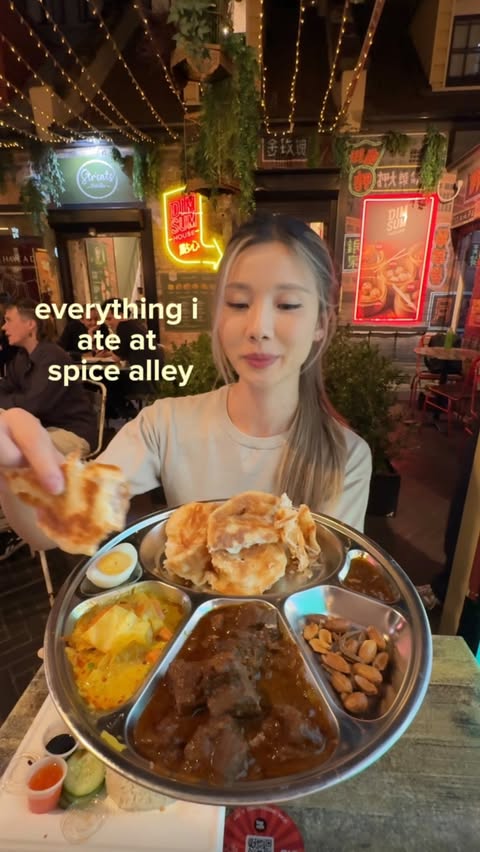 Instagram post by @spicealleysyd for FCBA Community. Caption reads: where to go for a quick, cheap eat in sydney with....