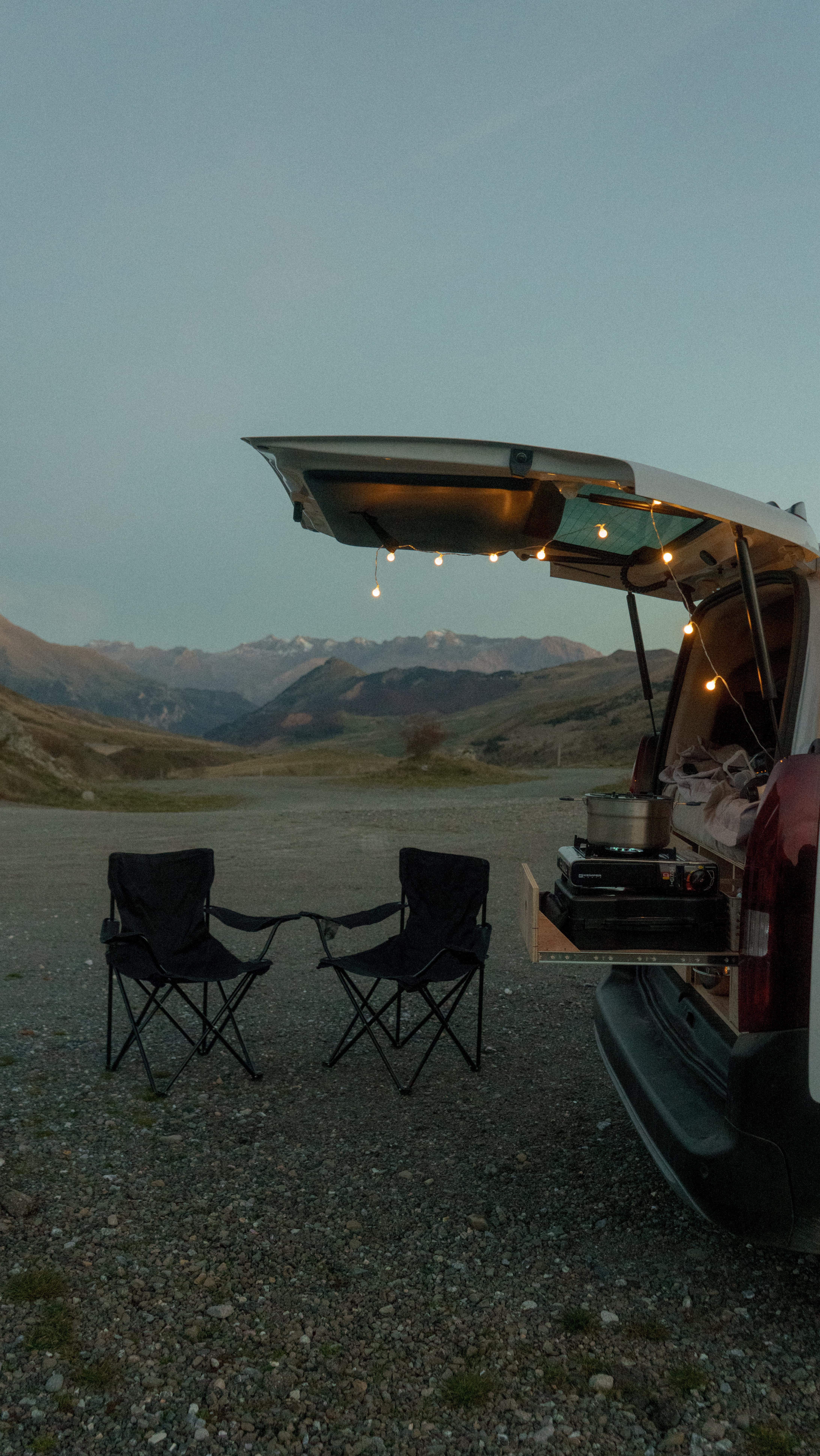 Instagram post by @blancadrey for BLUETTI. Caption reads: Nuestra mini furgo no está camperizada (ni....