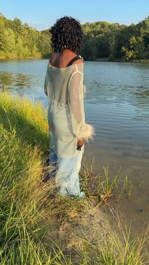 Instagram post by @arrayoffaces for Juicy Couture. Caption reads: Savoring stillness by the lake with @juicycouture....
