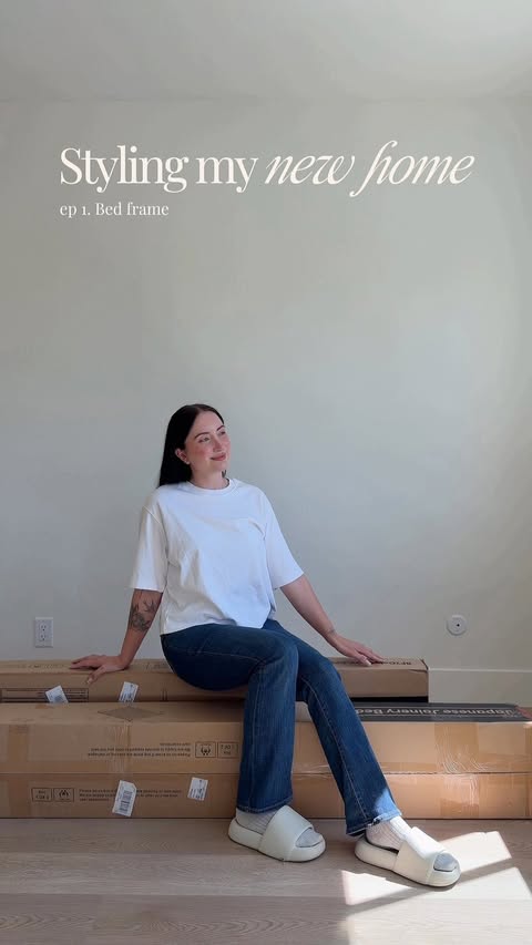Instagram post by @paula.aygor for FlexiSpot. Caption reads: [...] 🥰 ✨ This amazing bed frame is from....