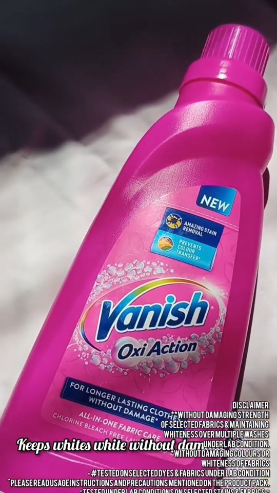 Instagram post by @meenakshi_veeraj for Viral Pitch. Caption reads: Daily hustle is hard enough, worrying about collar....