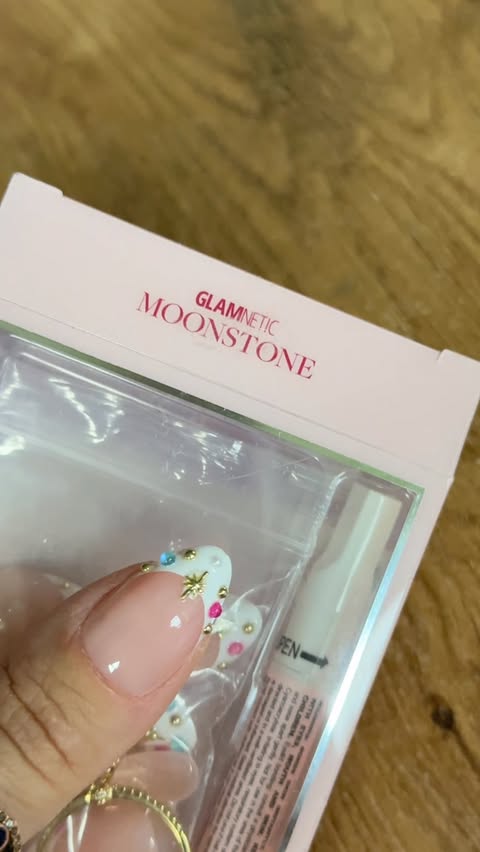 Instagram post by @angelai10000 for Glamnetic. Caption reads: [...] Check them and all collection here-....