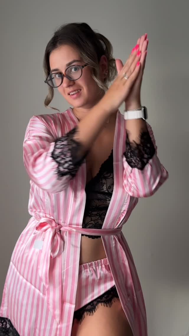 Instagram post by @y_a_b_l_o_n_s_k_a for DRESSIN. Caption reads: [...] 15% off!
Shop at:....