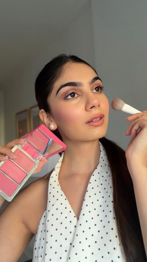 Instagram post by @viddhi.giri for Morphe. Caption reads: MORPHE IS FINALLY IN INDIA ON NYKAA 🇮🇳✨
And yes,....