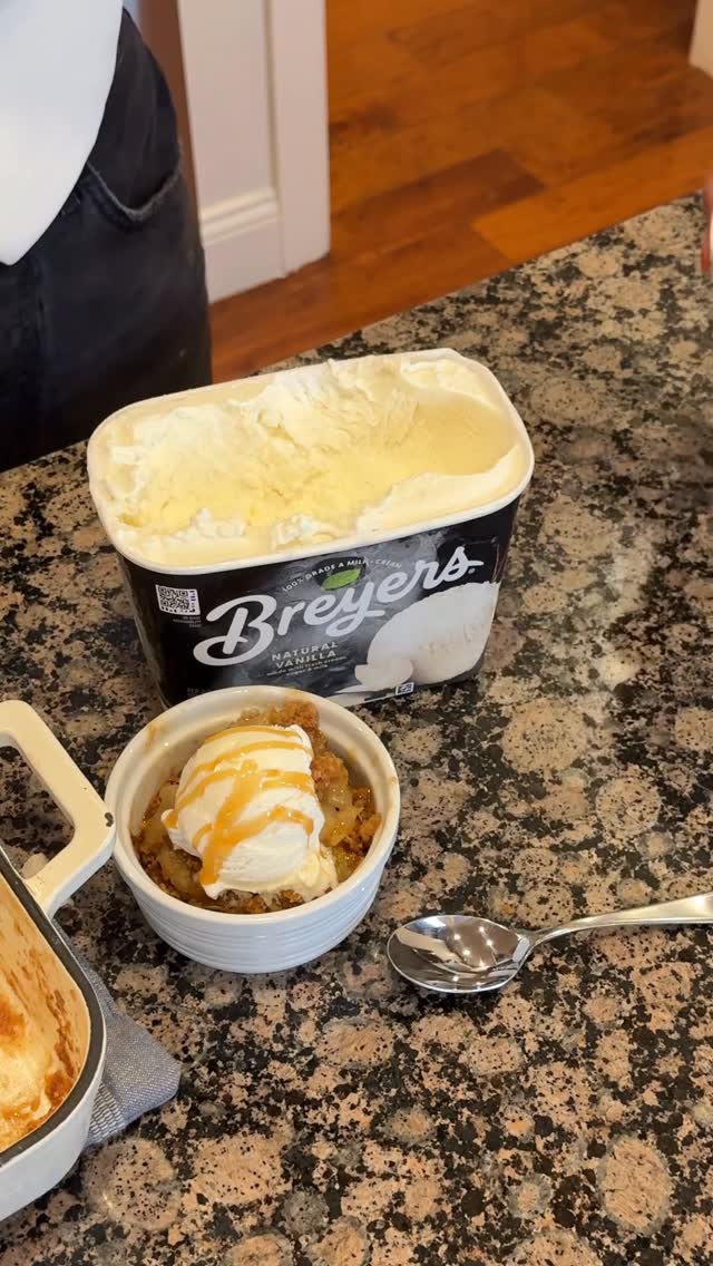 Instagram post by @samanthabauchmann for Breyers. Caption reads: #breyerspartner APPLE CRISP // comment CRISP for....