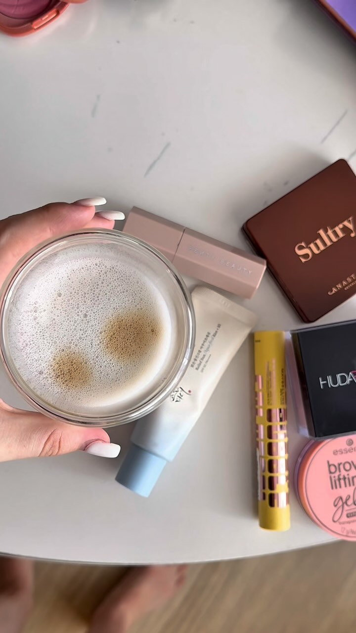 Instagram post by @alexandra_dragann for BUZZStore. Caption reads: get ready with me - editia make-up lejer pentru....