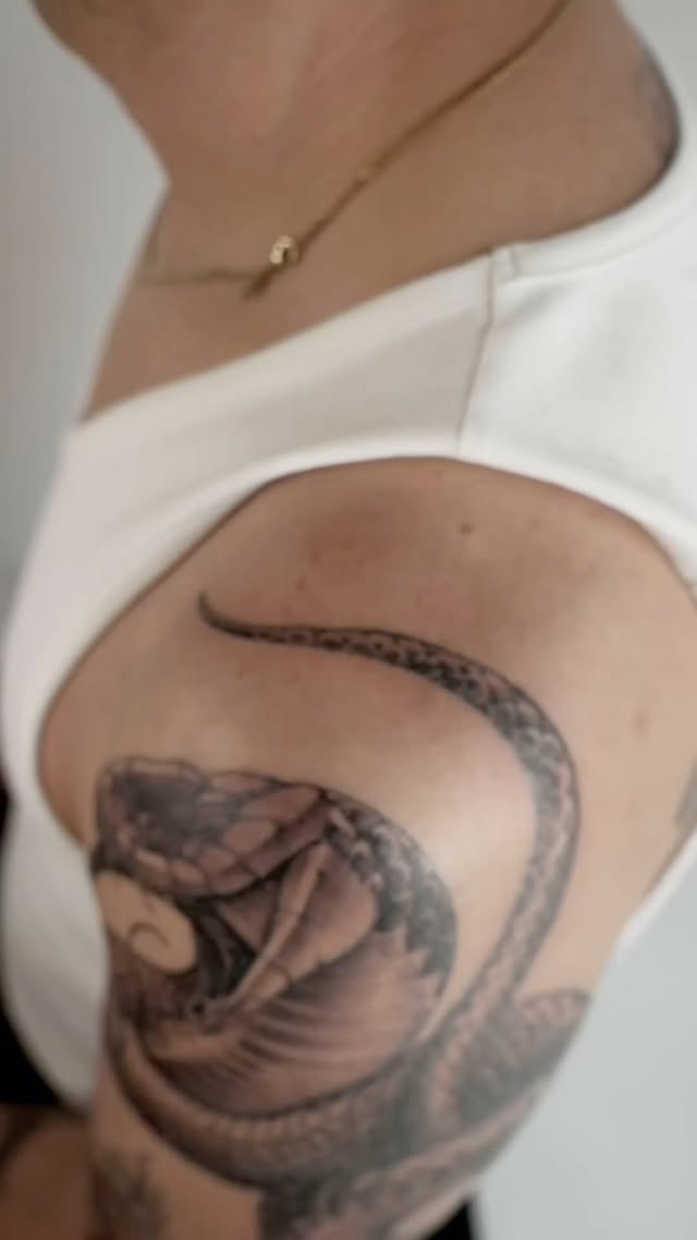 Instagram post by @rufio.tattoo for Tattoodo. Caption reads: [...] in London! Visit Alexander’s Tattoodo 🔗 in....