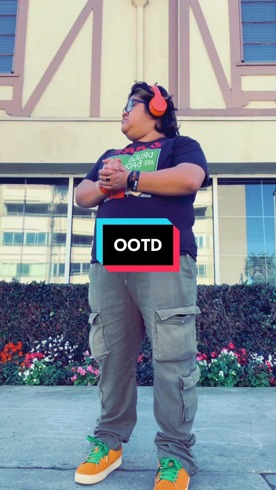 TikTok post by @kinginkofficial for Forever21. Caption reads: #ootd #fashiontok #hairmodel #fitcheck #shoetok....