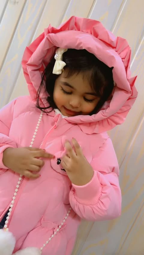 Instagram post by @evanna_little_angel for Hopscotch. Caption reads: ✨Museum day GRWM: Hopscotch Winter edition❄️
Use....