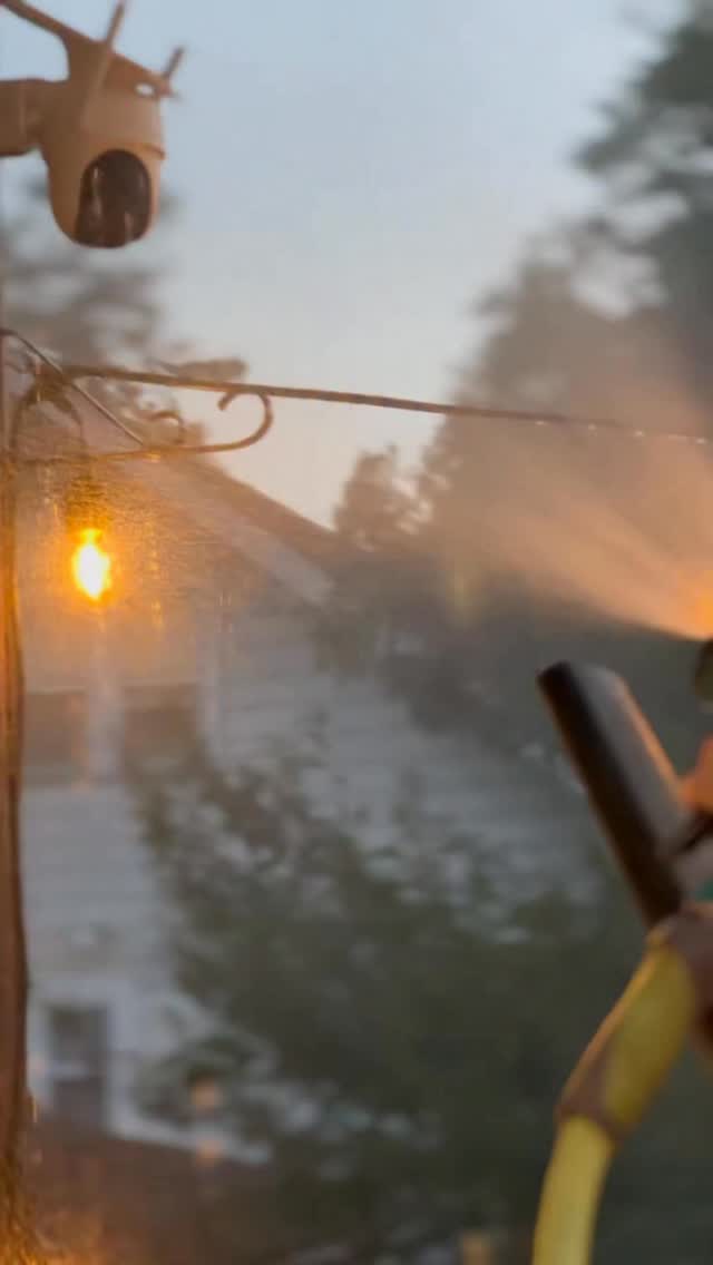 Instagram post by @eraa_glow for Aosu Life. Caption reads: Rain 🌧️ or shine ☀️,
wind 💨 or ice ❄️ —
aosu....