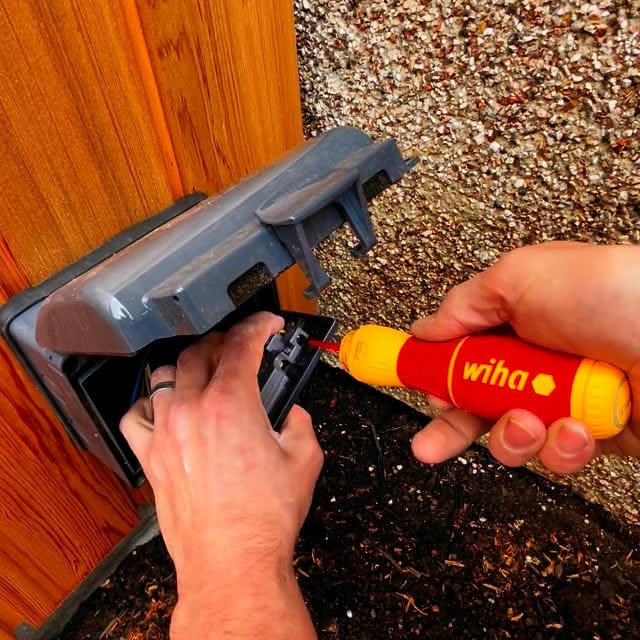 Instagram post by @bristolsparky for Wiha Tools. Caption reads: Corrr that was quick!
🔴🟡
Honest review of Wiha....