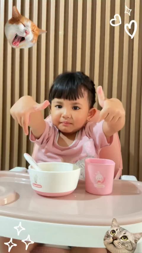 Instagram post by @taniaaqk for Sugarbaby Indonesia. Caption reads: Mouza core 🤣 Toddler tuh adaaa aja yaa tingkahnya....