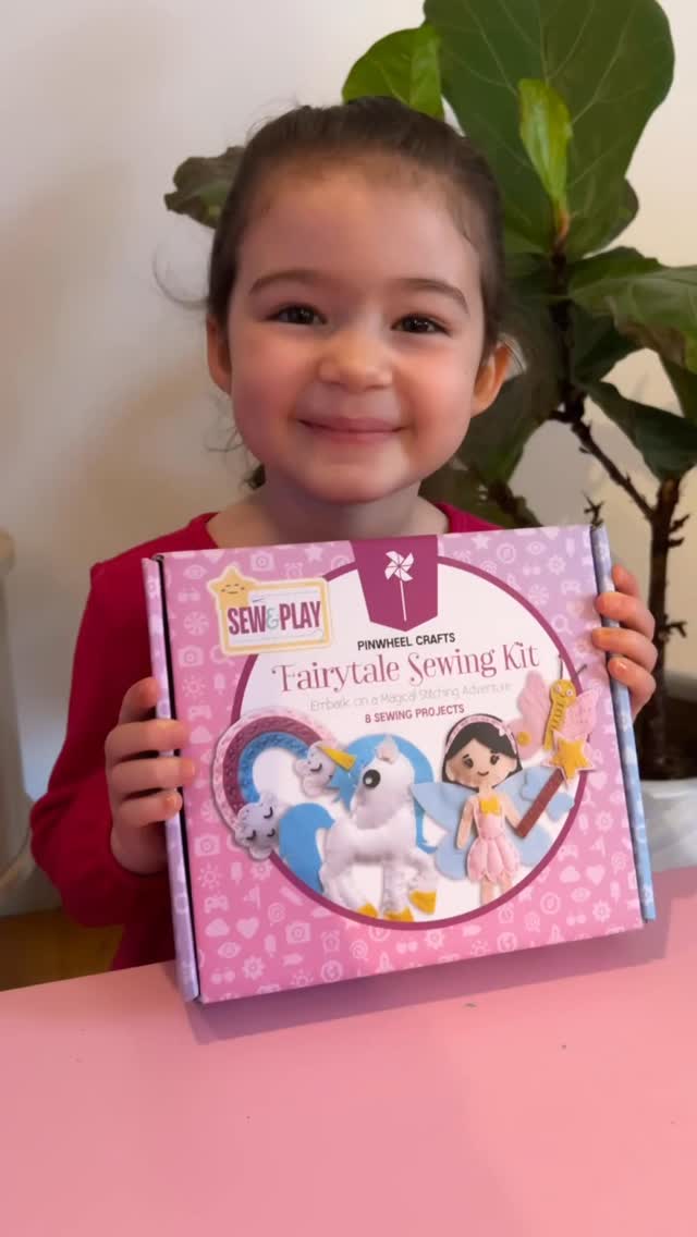 Instagram post by @travelandwell for Pinwheel Crafts. Caption reads: Our new travel activities 🙌🙌
.
@pinwheel.crafts....