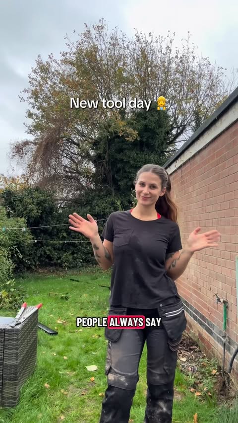 Instagram post by @heathergracewalker for Screwfix. Caption reads: BLACK FRIDAY DEALS 🚨🚨🚨

@screwfix_uk 

DEWALT....