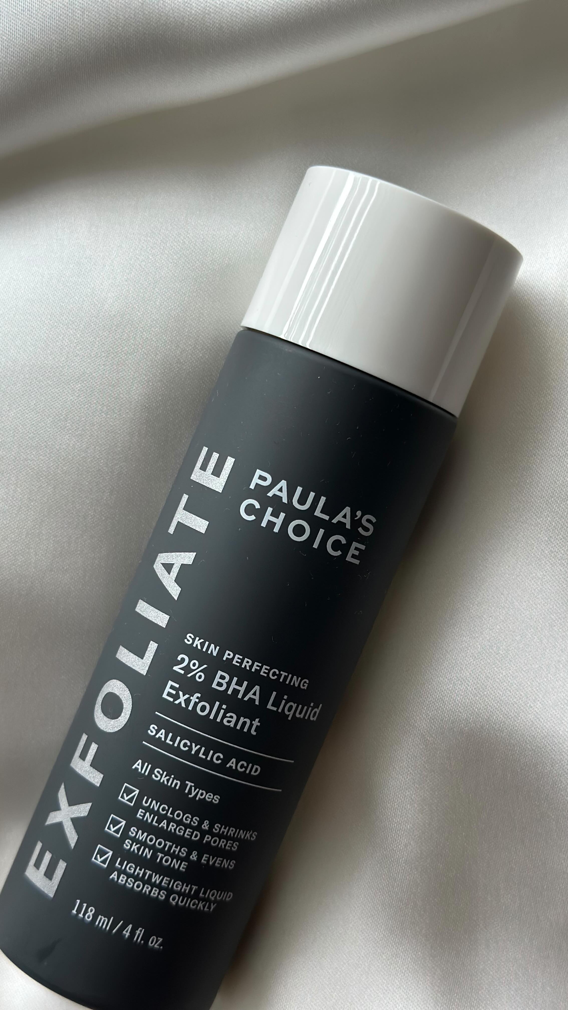 Instagram post by @olek_i_spolka for Wizaz.pl. Caption reads: Jeśli nie chcesz zatkanych porów, przebarwień i....