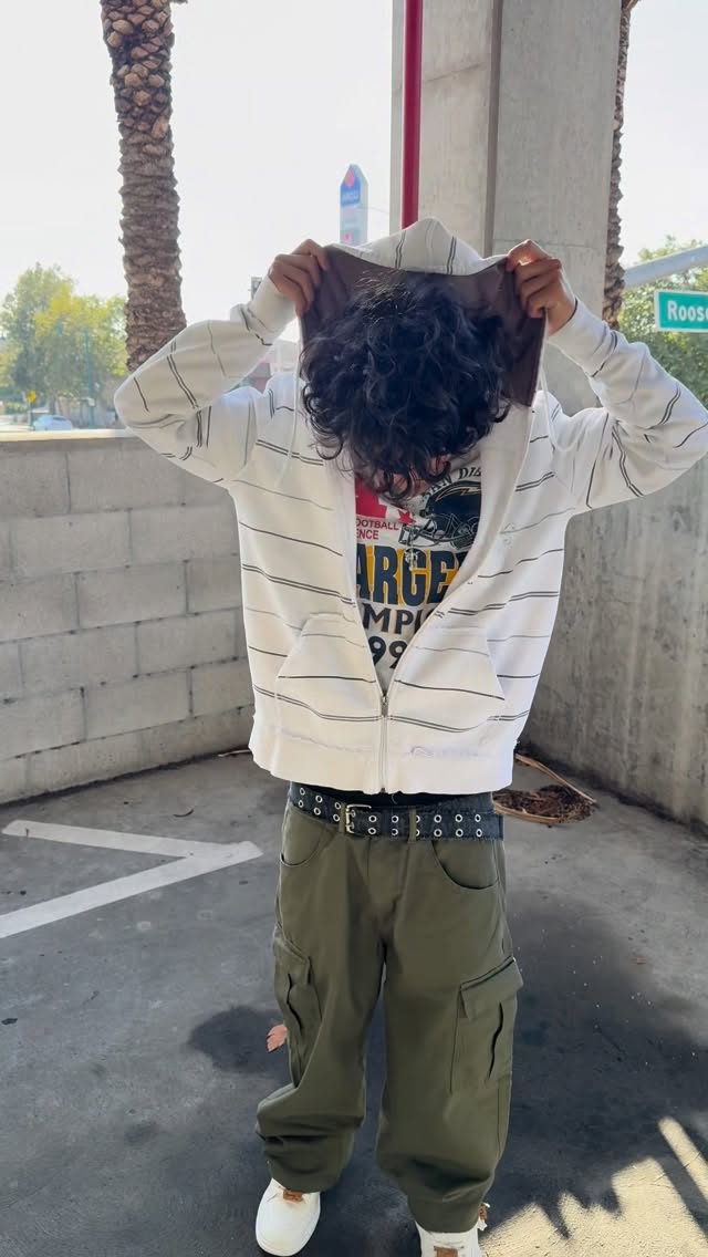 Instagram post by @youngmafiaaa for ThreadBeast. Caption reads: One box from @threadbeast = unlimited styles.