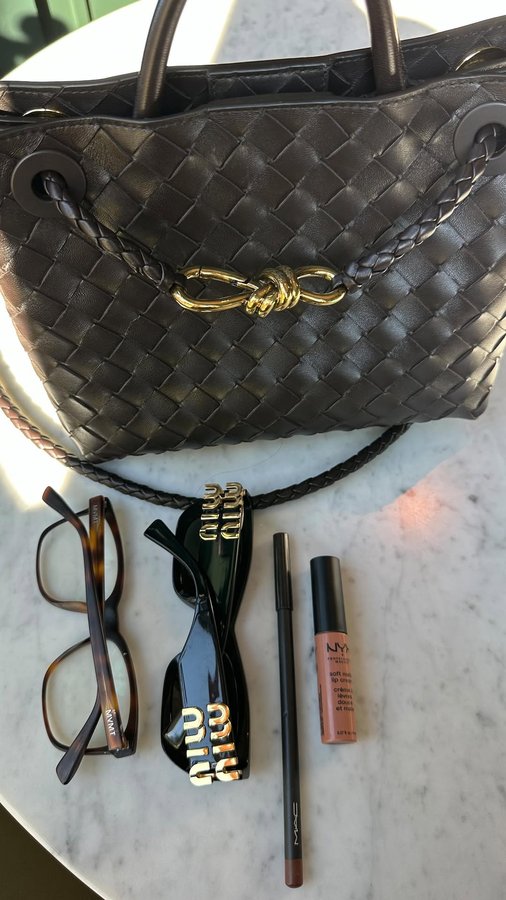 Instagram post by @noorjawadd for Viva Naturals. Caption reads: Been using the @vivanaturals collagen peptide....