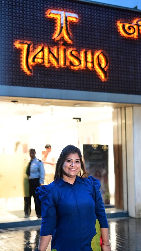 Instagram post by @thebongtrippers for Tanishq. Caption reads: [...] new address, the same timeless trust. ✨....