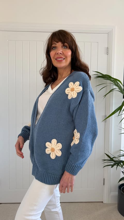 Instagram post by @signaturestylewithceline for Blue Vanilla. Caption reads: [...] friends like butter. Ad) Cardigan -....