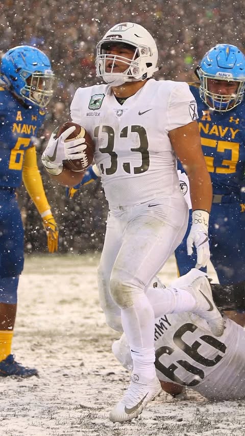 Instagram post by @jdpickell for GoArmy. Caption reads: [...] moments from the 2017 Army Navy game @goarmy....