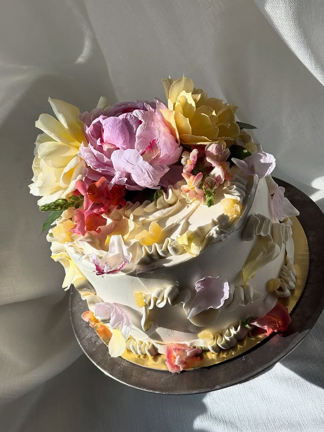 Instagram post by @trosewilde for Orebella. Caption reads: A special cake for @orebella! Congrats to....