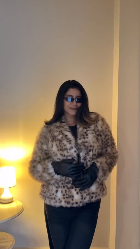 Instagram post by @ga.rgi for Savana. Caption reads: New year, new steals! Up to 70% OFF at @savana ‘s....