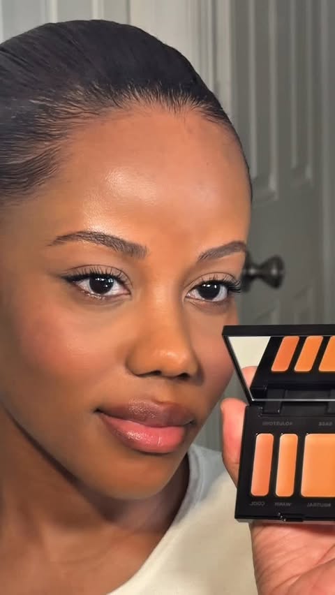 Instagram post by @cherishbrookehill for Laura Mercier. Caption reads: [...] be staples in a makeup artist kit. Laura....