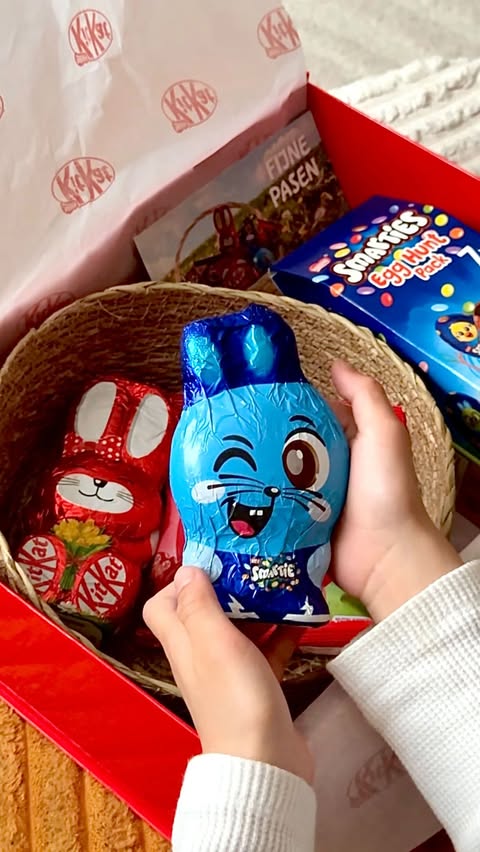 Instagram post by @iamlorelei for KITKAT. Caption reads: [...] cute… 🐣 they went straight for the....