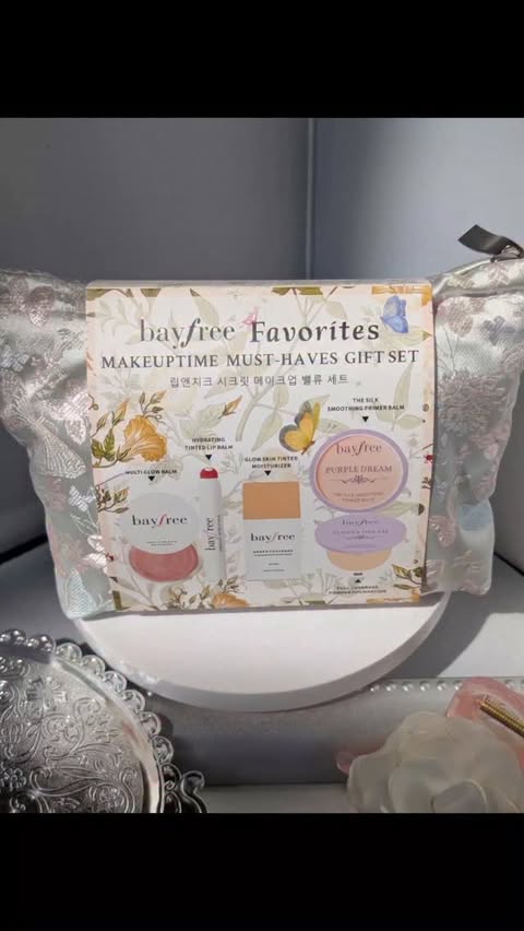 Instagram post by @stephanee1w for Bayfree Cosmetics. Caption reads: [...] the size and colors. 🩷 Thank You....