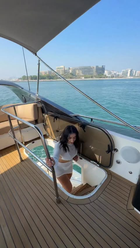 Instagram post by @classycasita for Expedia. Caption reads: #ExpediaAmbassador Why did no one tell us August....