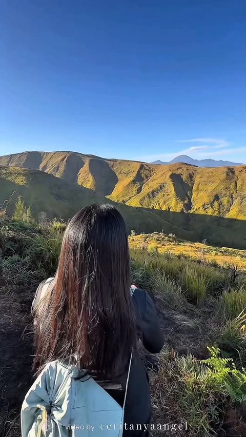 Instagram post by @ceritanyaangel for Clear Vietnam. Caption reads: Kulit kepala jadi tahan banting dan anti ketombe....