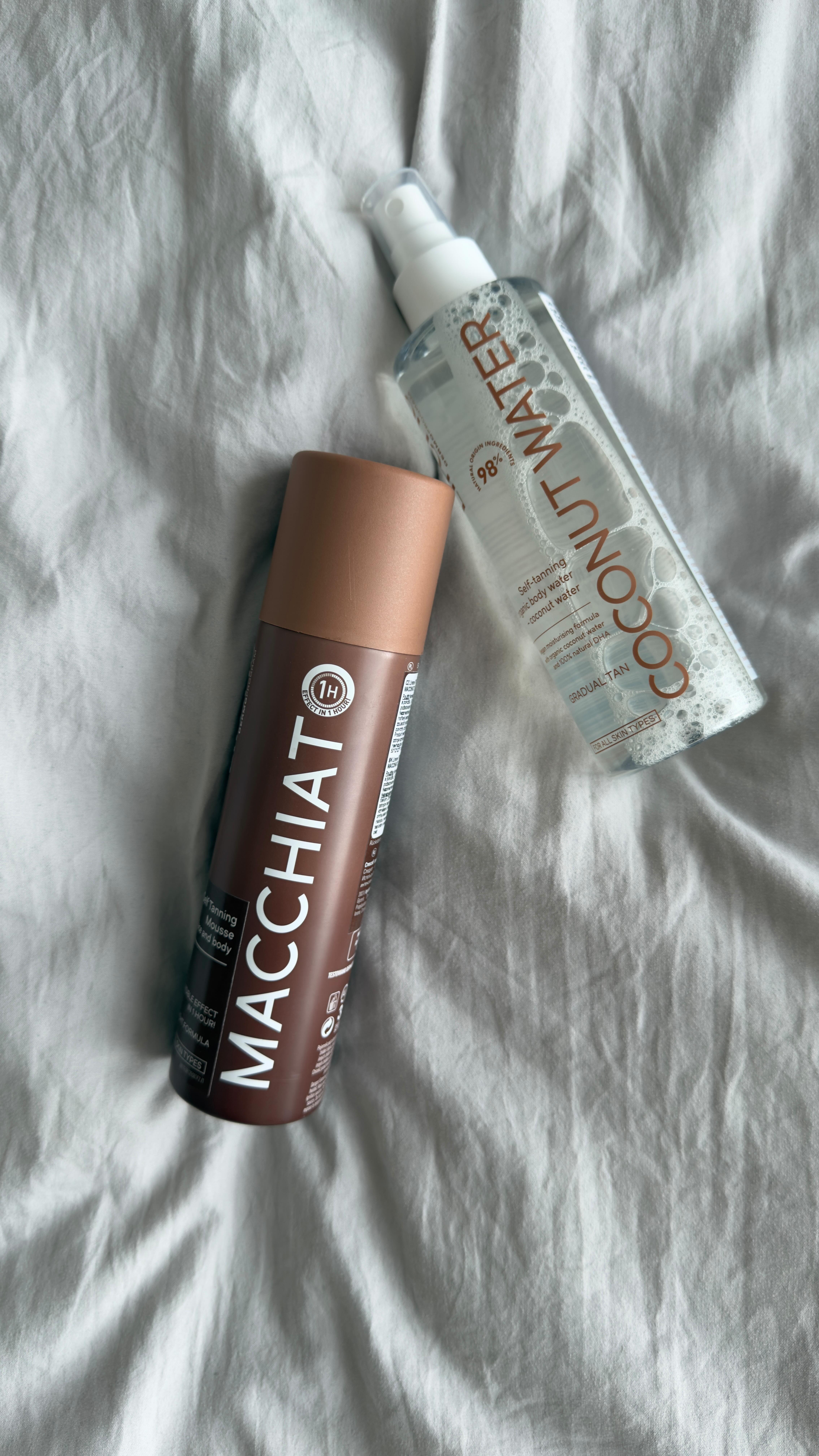 Instagram post by @mirkaceslova for Lirene. Caption reads: Chceš přirozeně opálený vzhled bez fleků a bez....