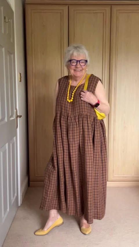 Instagram post by @vivthecarer for Son de Flor. Caption reads: [...] this 🤓 Hope you like today’s look and....