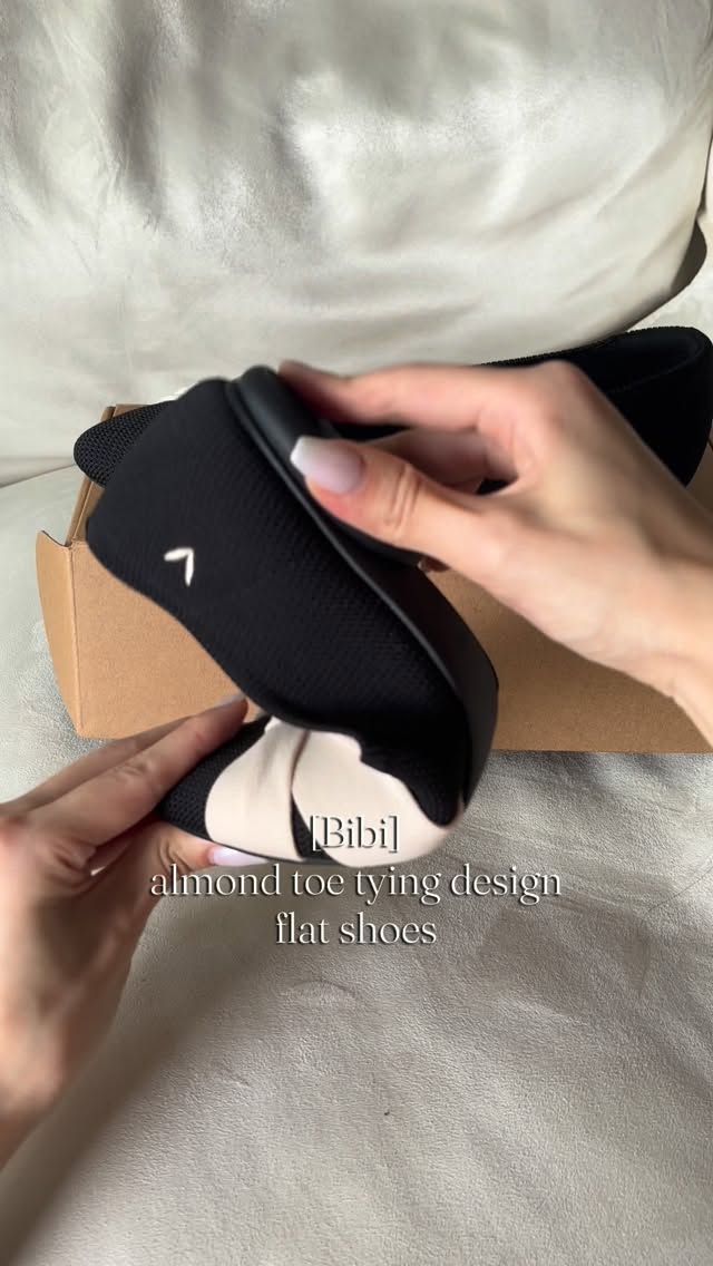 Instagram post by @fukarin410 for VIVAIA. Caption reads: @vivaia.japan....