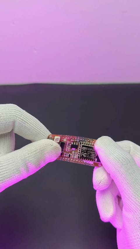 Instagram post by @edison_science_corner for JLCPCB. Caption reads: [...] and fabricated from @jlcpcb 

Jlcpcb....